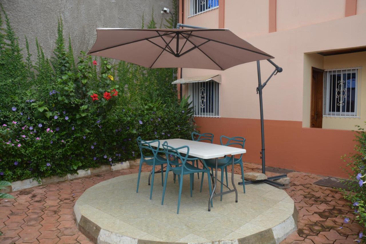 Ferienwohnung Vegas House Yaoundé Exterior foto